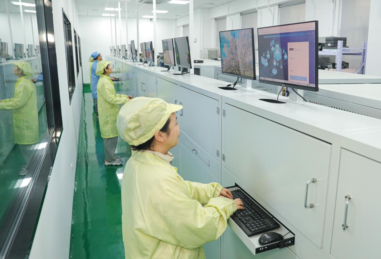走进民企看发展 百信信息：DeepSeek背后的山西力量(图2)